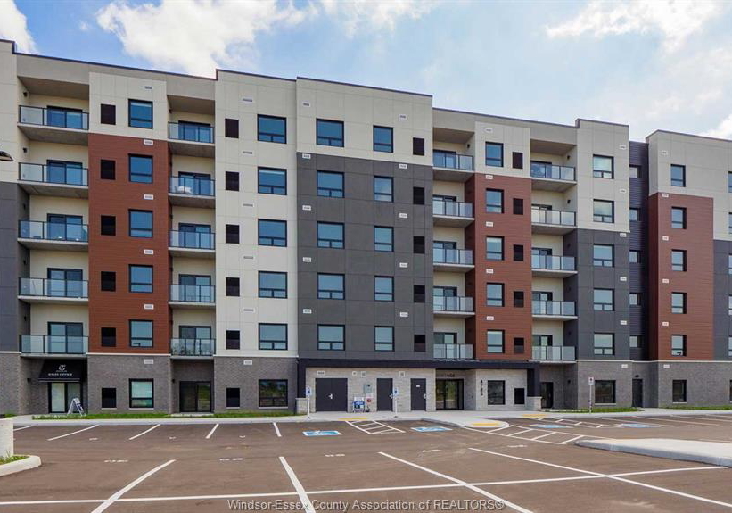 4785-walker-windsor-ontario-26023377