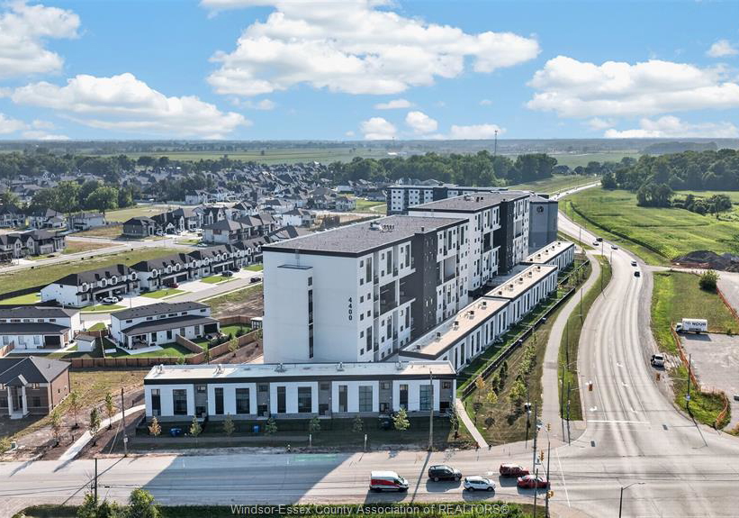 4400-laurier-parkway-lasalle-ontario-26023378