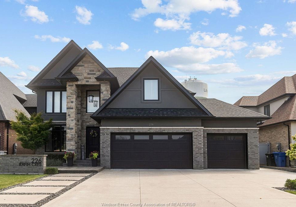 226-rafih-crescent-lakeshore-ontario-26023380