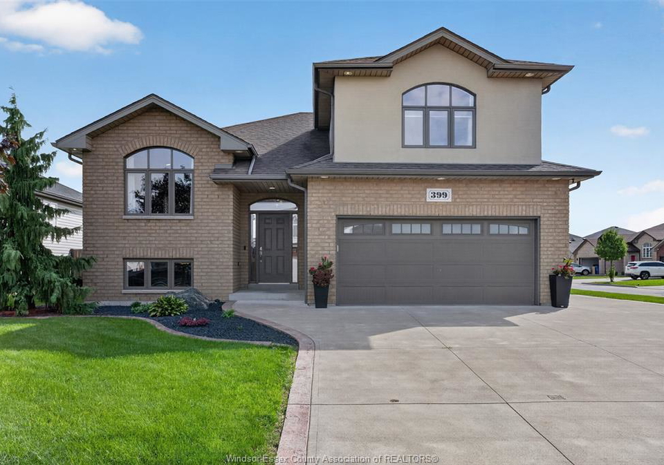 399-poplar-drive-lakeshore-ontario-26023389
