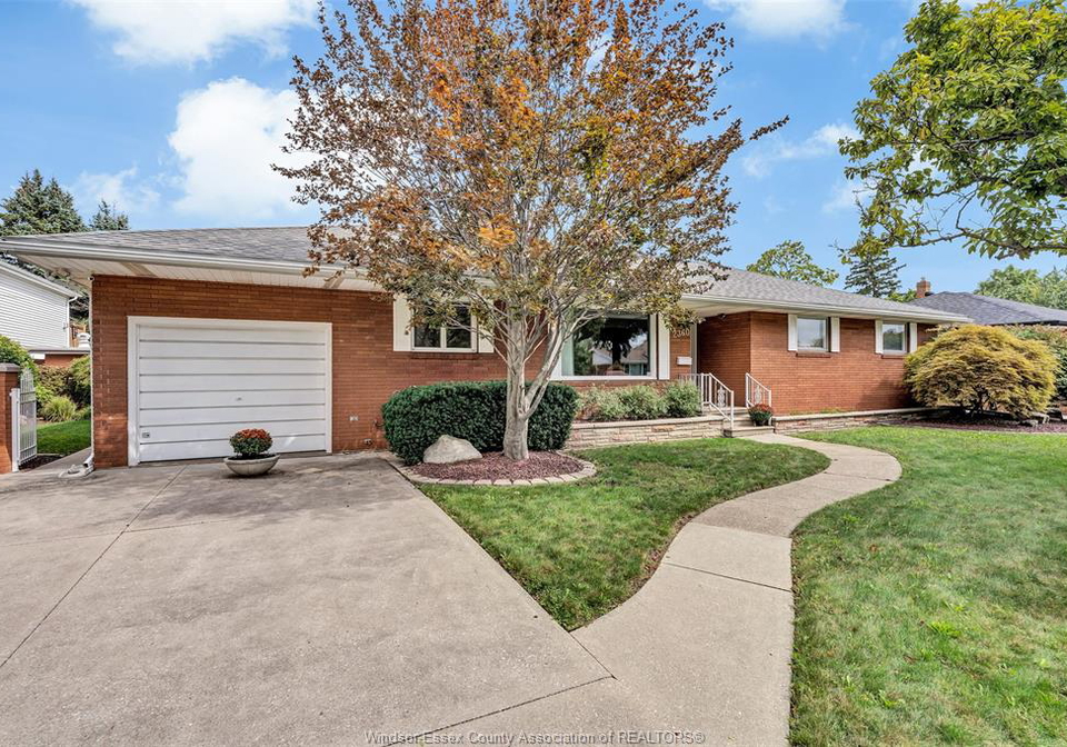 2360-leonard-road-windsor-ontario-26023393