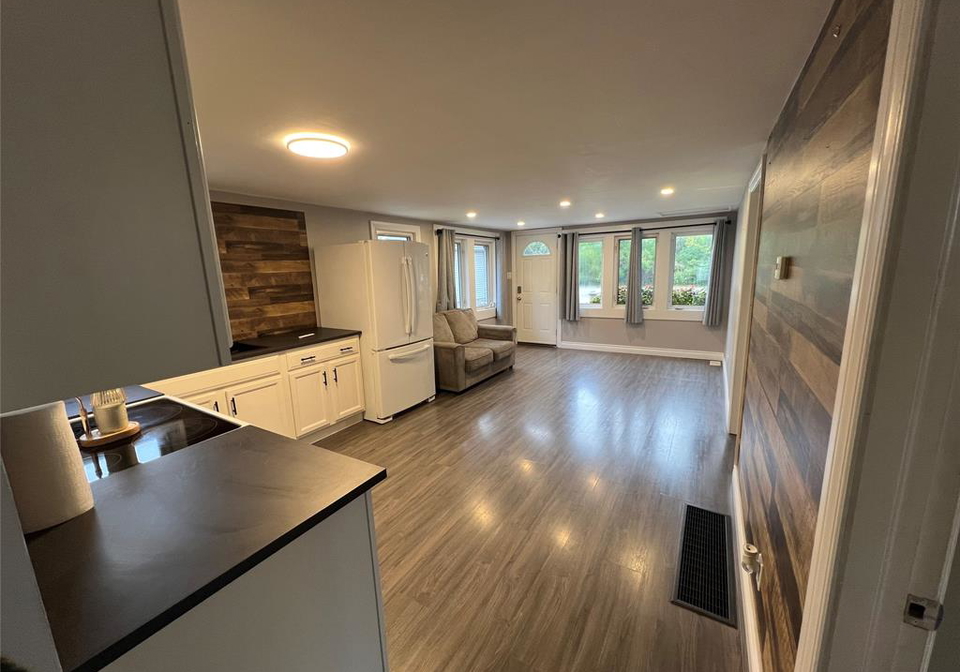 1553-south-cameron-windsor-ontario-26023399