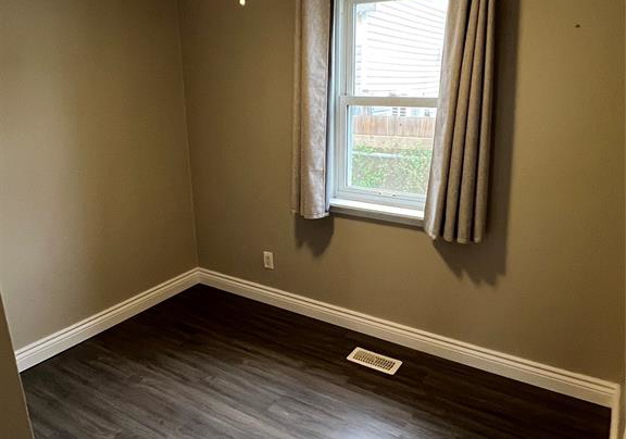 1553-south-cameron-windsor-ontario-26023399