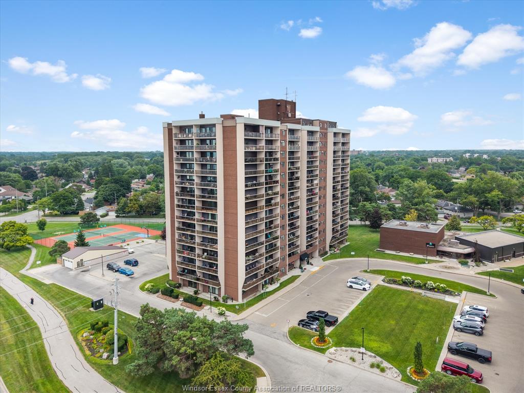 9099-riverside-drive-east-windsor-ontario-26023404