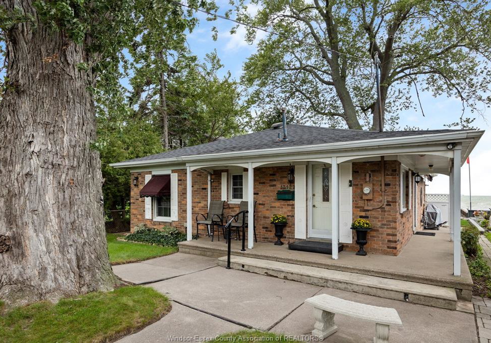 13122-riverside-drive-east-tecumseh-ontario-26023414