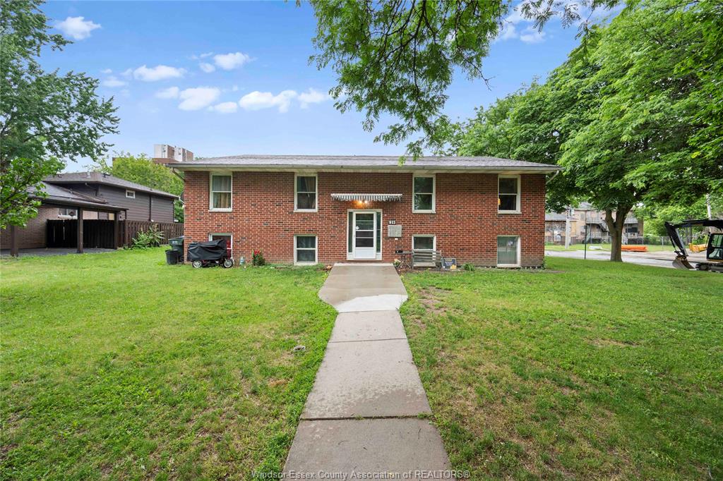 915-lena-windsor-ontario-26023422