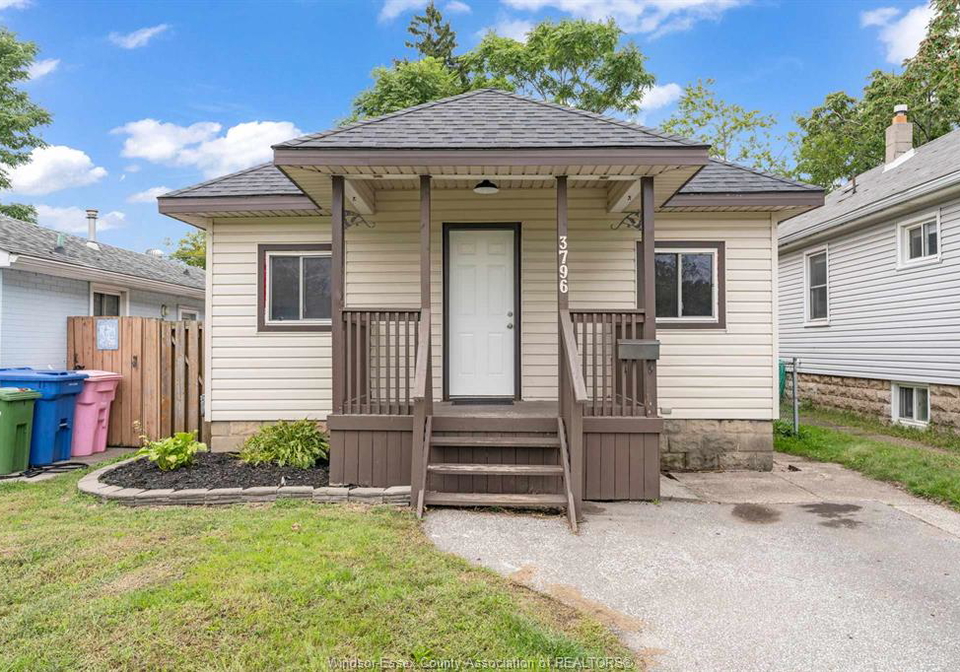 3796-glenfield-street-windsor-ontario-26023425