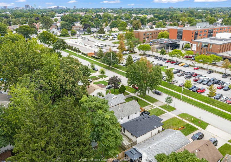 3796-glenfield-street-windsor-ontario-26023425