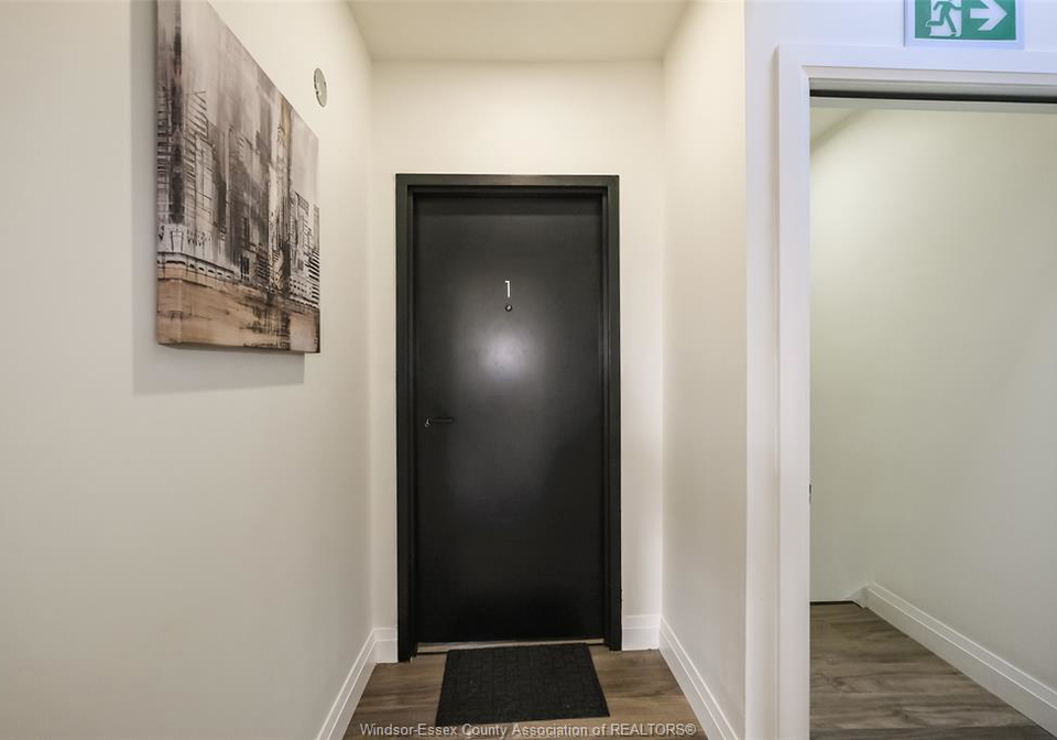 1231-university-avenue-windsor-ontario-26023435