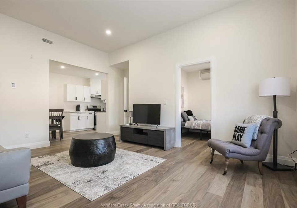 1231-university-avenue-windsor-ontario-26023435