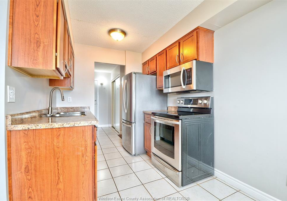 150-park-ave-windsor-ontario-26023444