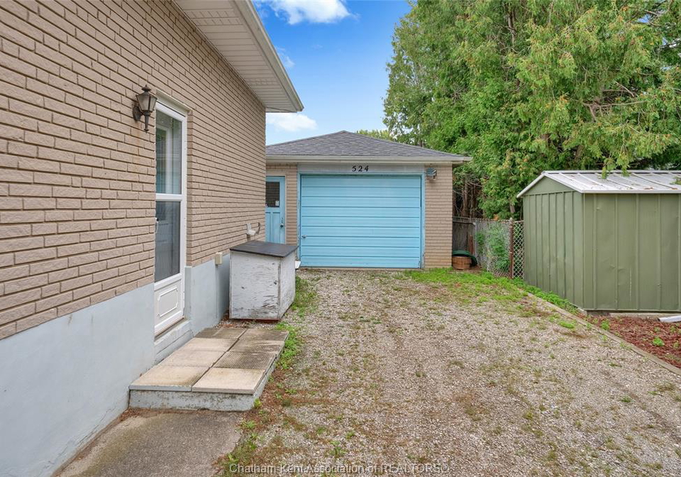524-dora-drive-wallaceburg-ontario-26023447