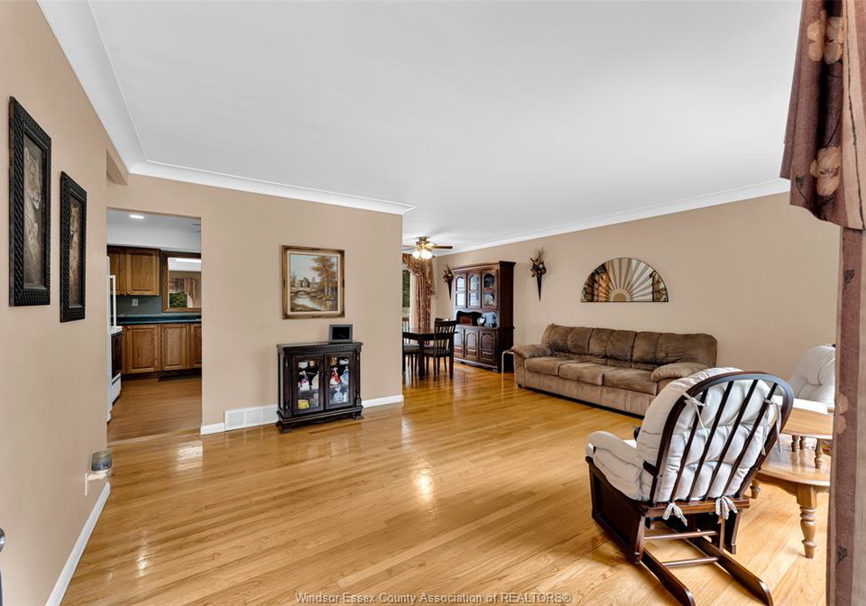 3415-randolph-windsor-ontario-26023456