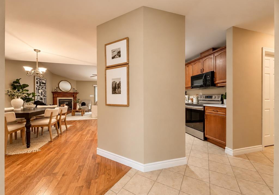 11027-leathorne-windsor-ontario-26023469
