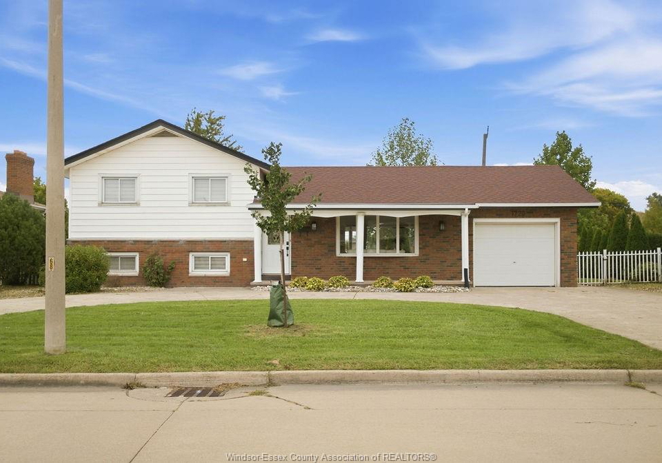 1720-partington-windsor-ontario-26023473