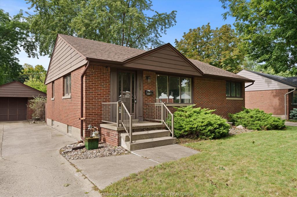 3189-mckay-windsor-ontario-26023482