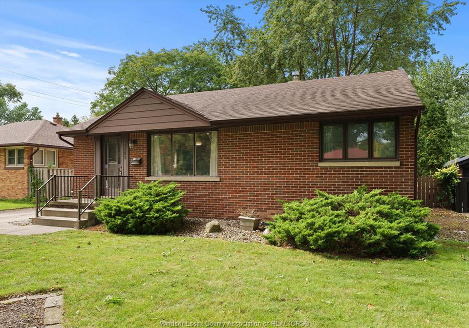 3189-mckay-windsor-ontario-26023482