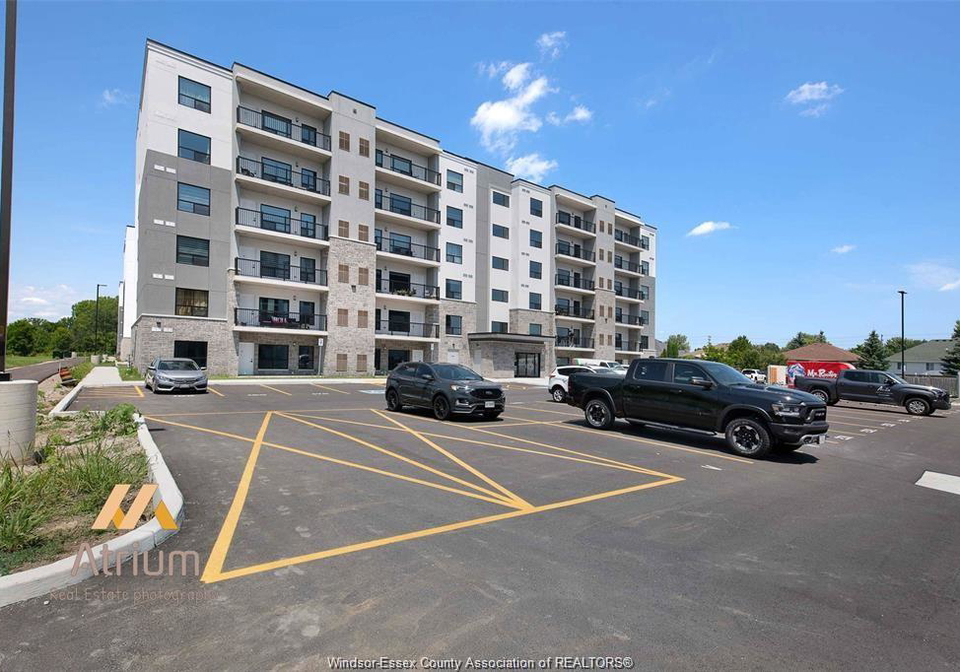 3290-stella-windsor-ontario-26023507