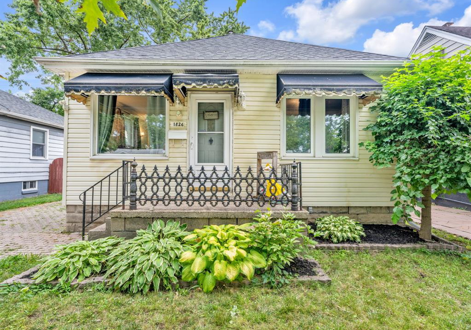 1826-francois-road-windsor-ontario-26023514
