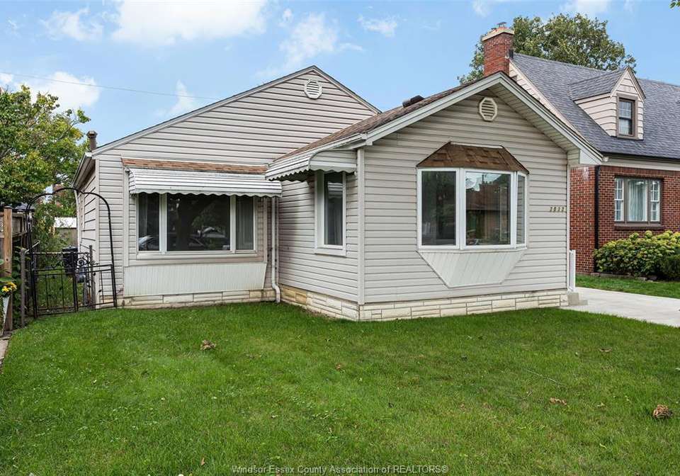 2032-verdun-windsor-ontario-26023522