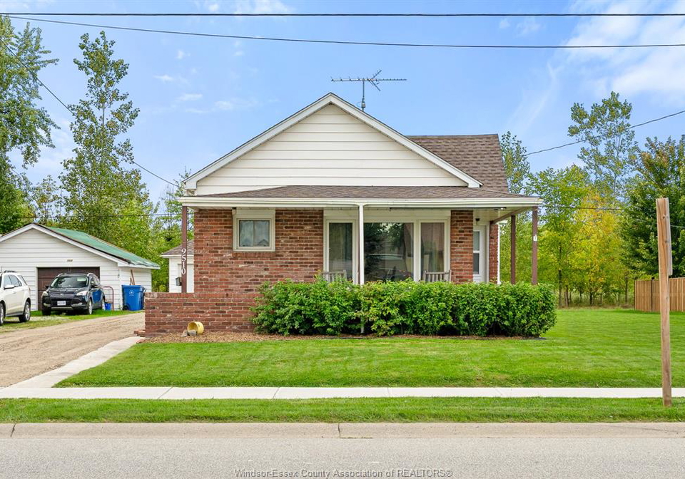 9510-walker-road-mcgregor-ontario-26023533