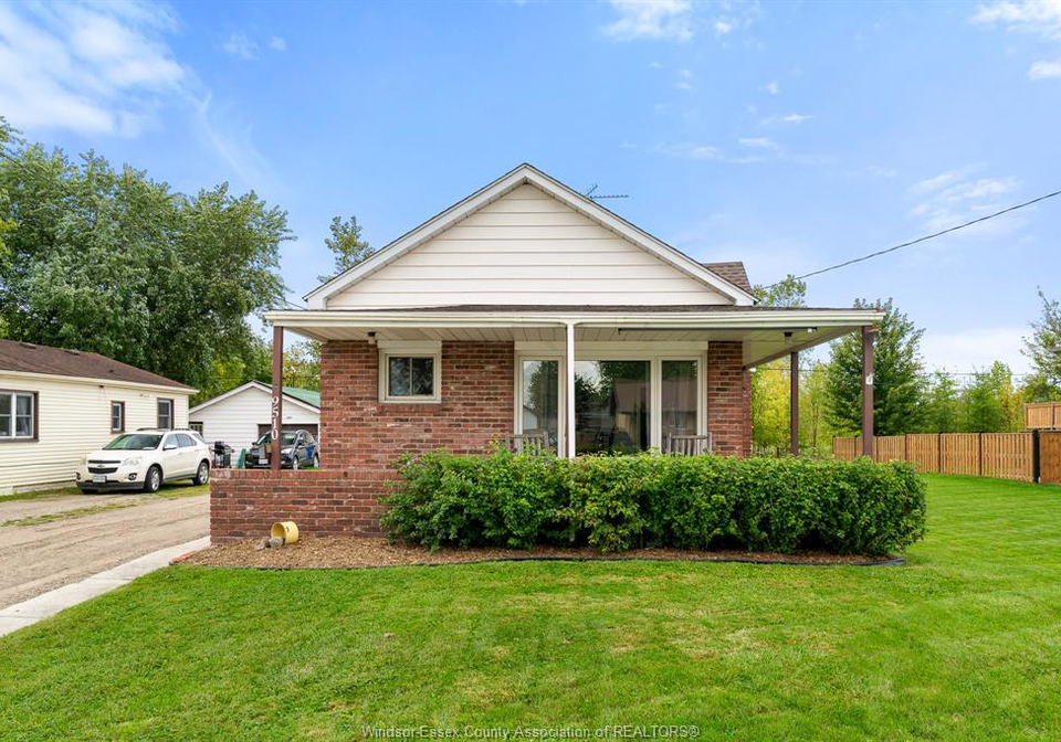9510-walker-road-mcgregor-ontario-26023533