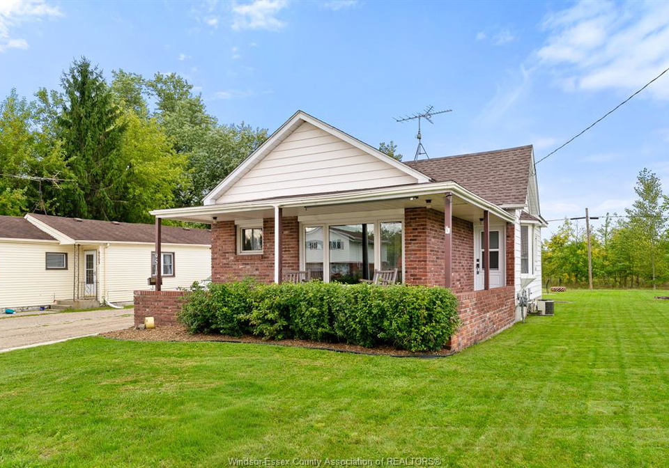 9510-walker-road-mcgregor-ontario-26023533