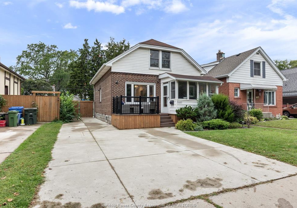 2457-turner-windsor-ontario-26023536