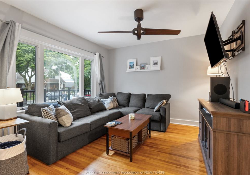 2457-turner-windsor-ontario-26023536