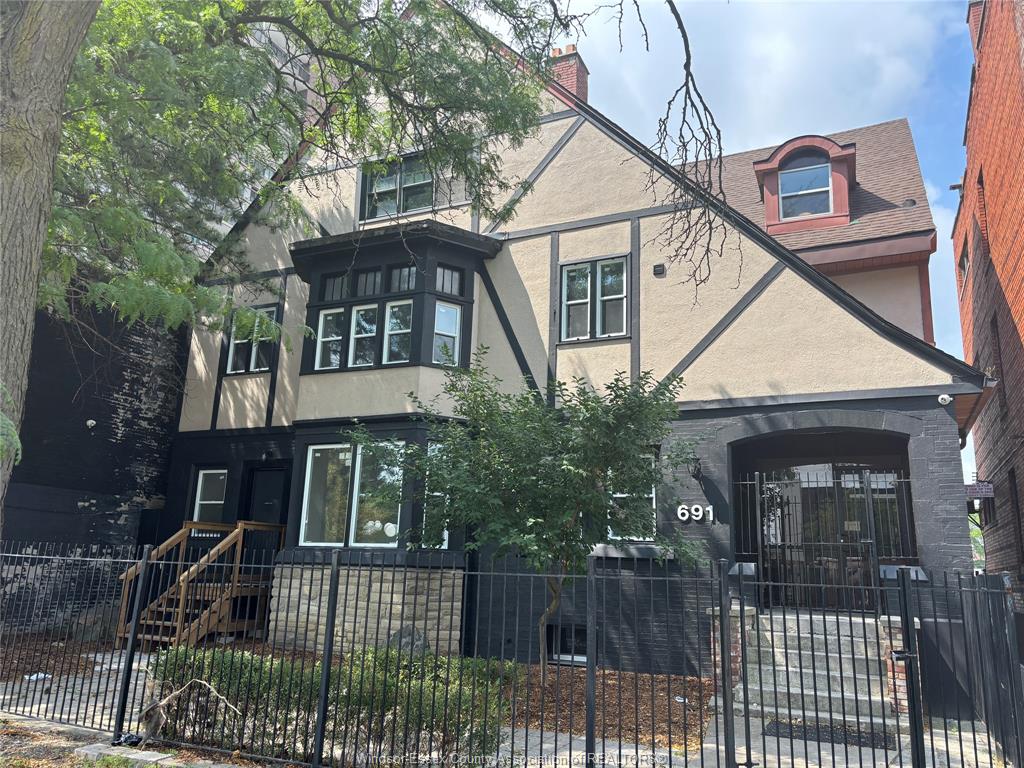 691-ouellette-windsor-ontario-26023554