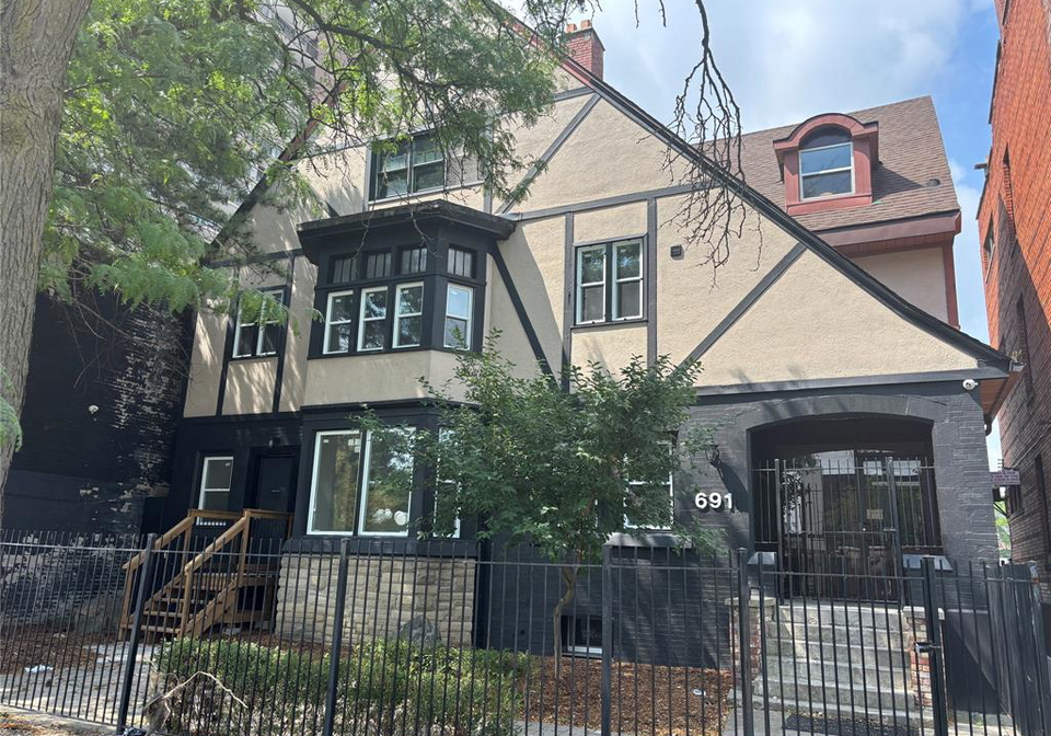 691-ouellette-windsor-ontario-26023554