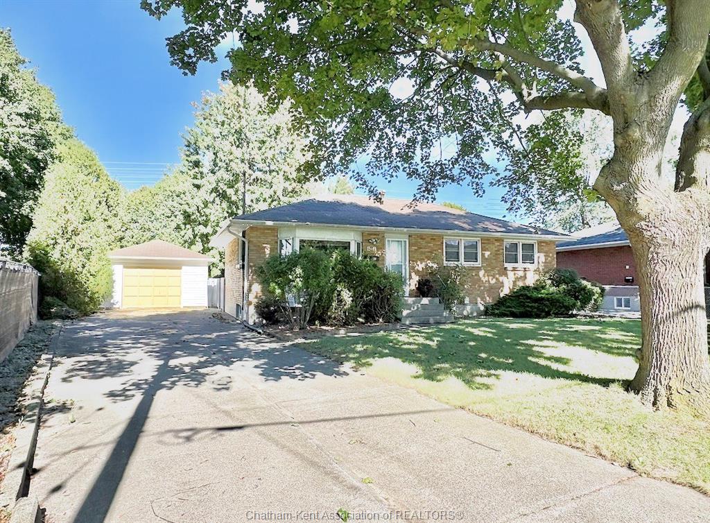 62-burton-avenue-chatham-ontario-26023560