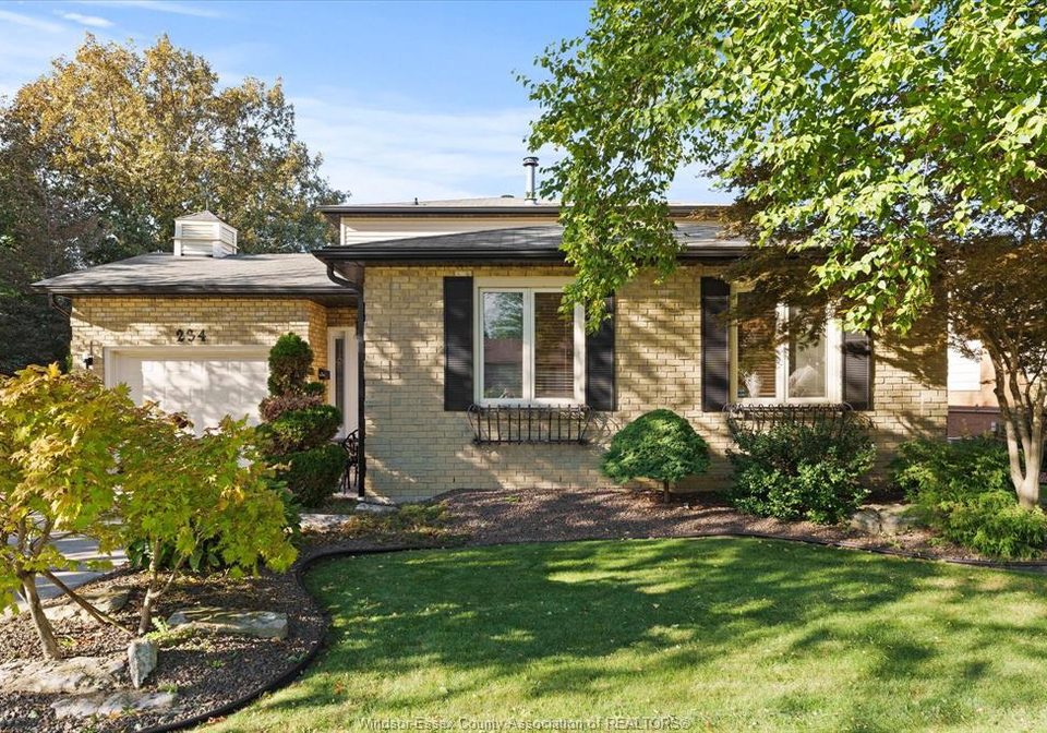 234-applewood-road-kingsville-ontario-26023568