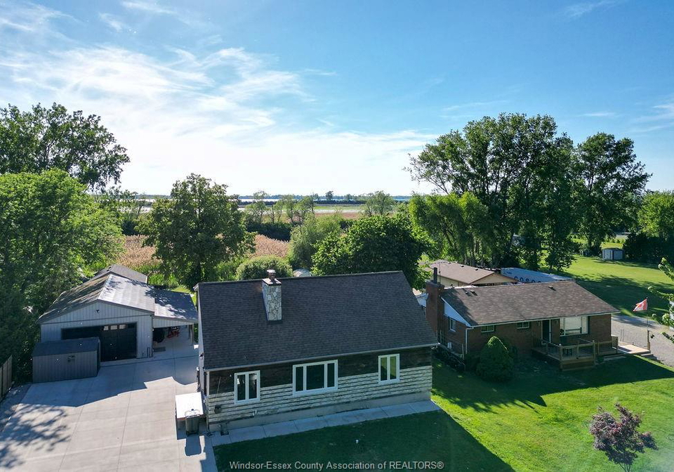 2040-front-road-north-amherstburg-ontario-26023569