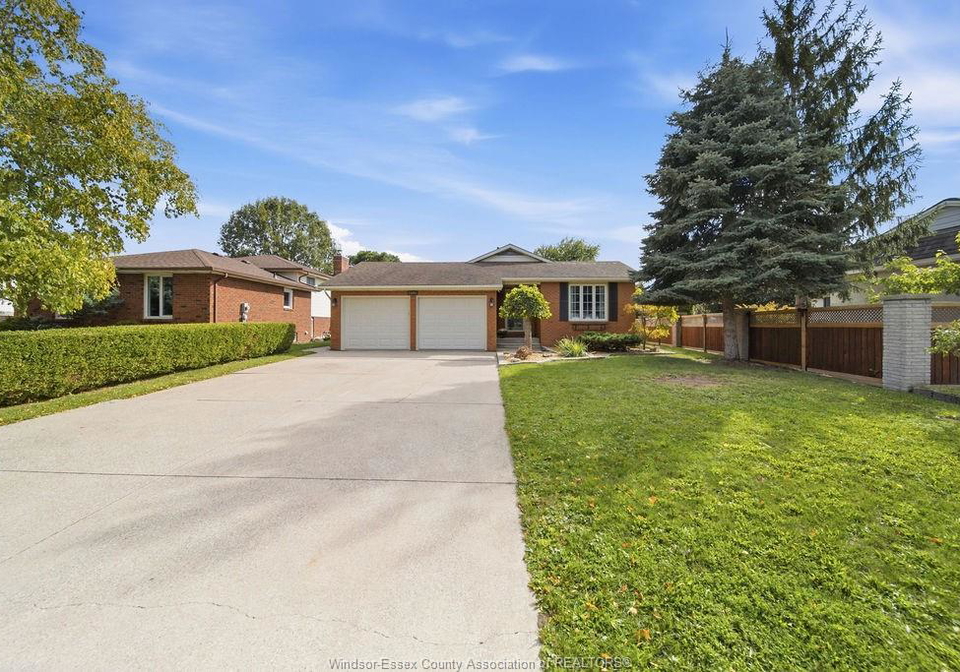12091-oliver-tecumseh-ontario-26023577