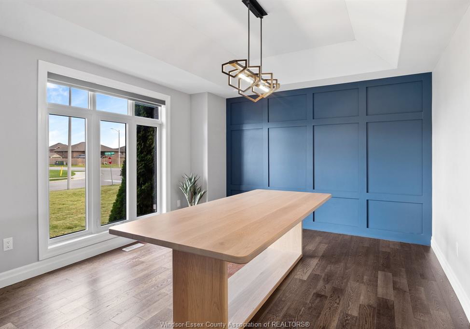 1350-pascal-lakeshore-ontario-26023585