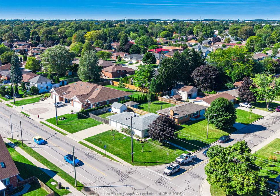 85-lutsch-avenue-leamington-ontario-26023592