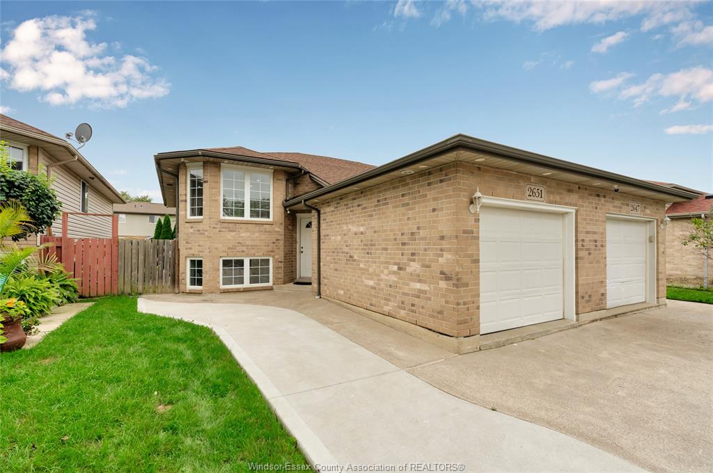 2651-teedie-crescent-windsor-ontario-26023594