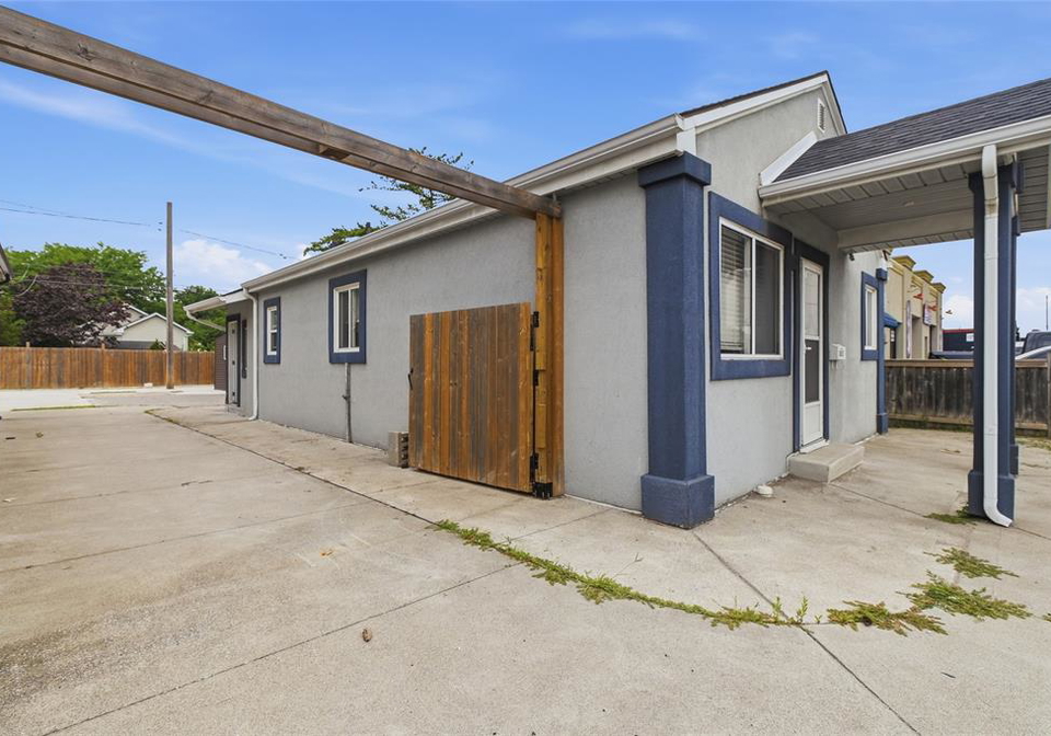 3453-walker-road-windsor-ontario-26023599