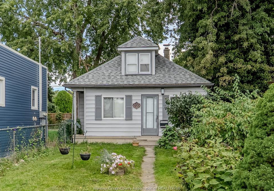 1468-drouillard-windsor-ontario-26023602