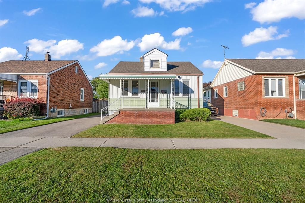 1669-hickory-road-windsor-ontario-26023609