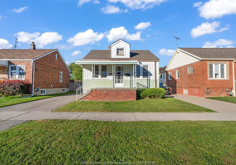 1669-hickory-road-windsor-ontario-26023609
