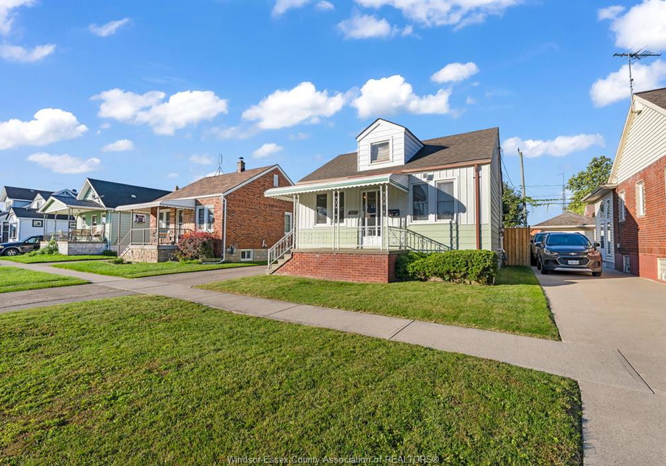 1669-hickory-road-windsor-ontario-26023609