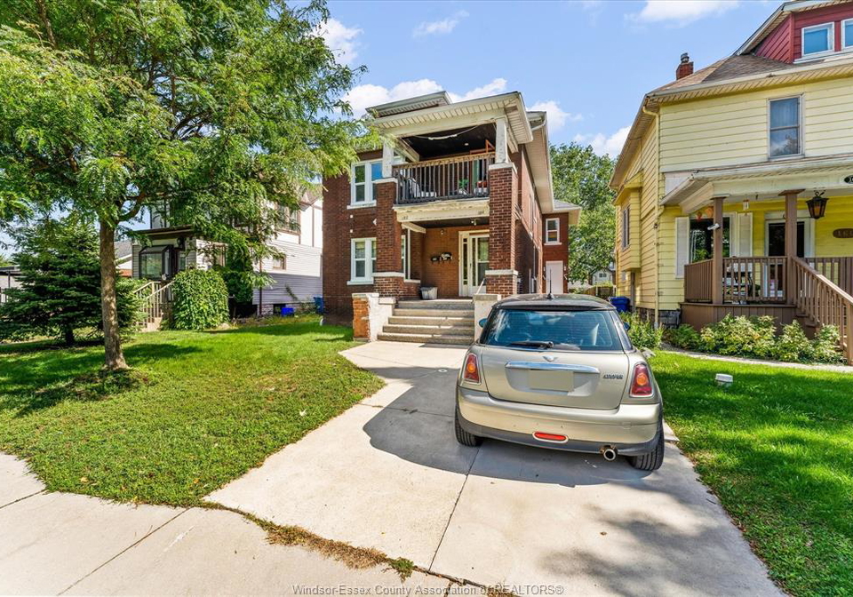 152-158-campbell-windsor-ontario-26023613