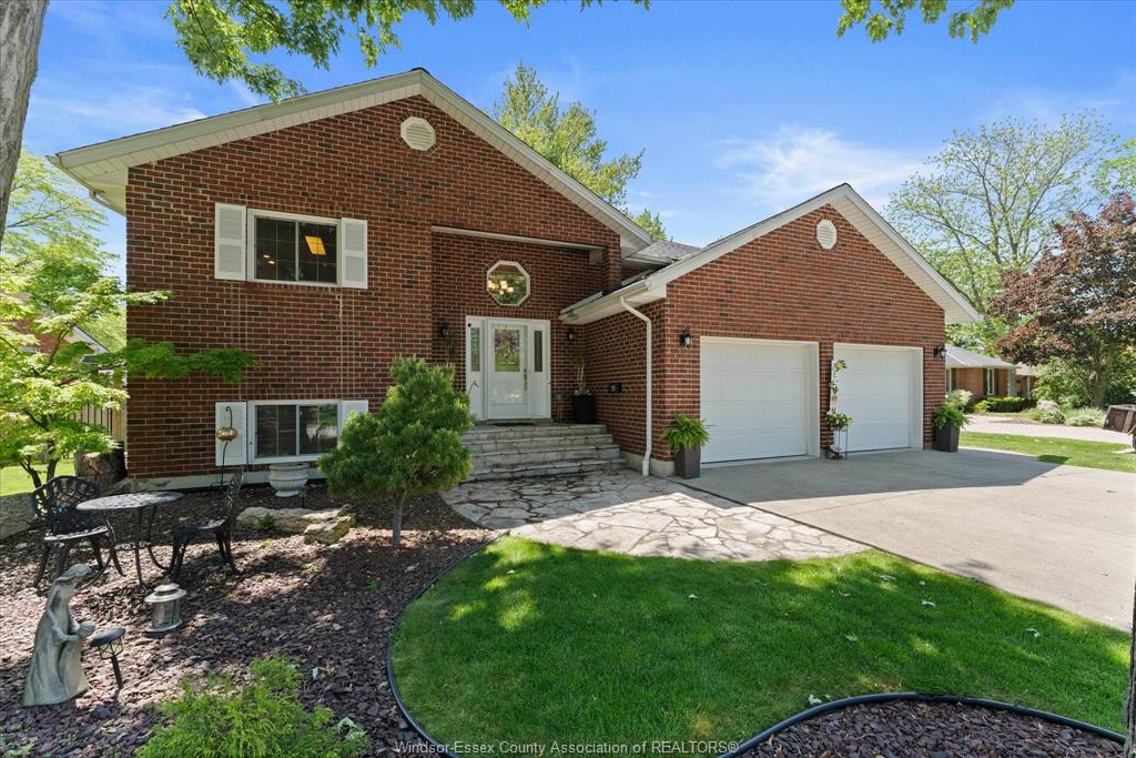270-irwin-avenue-essex-ontario-26023636