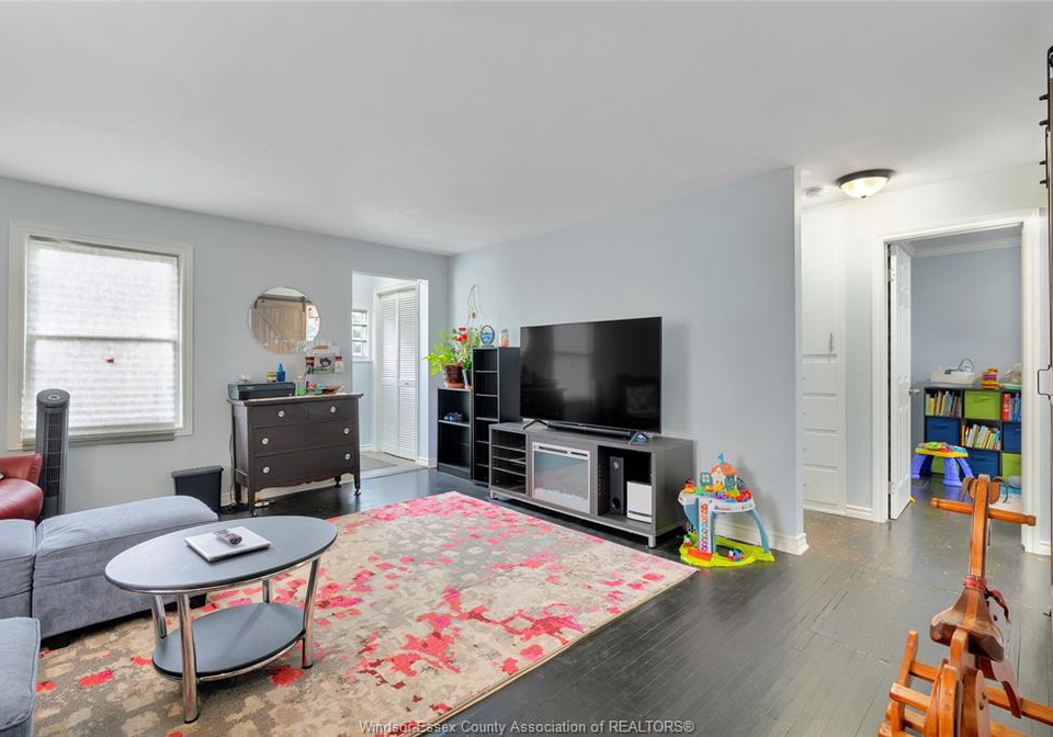721-lens-avenue-windsor-ontario-26023641