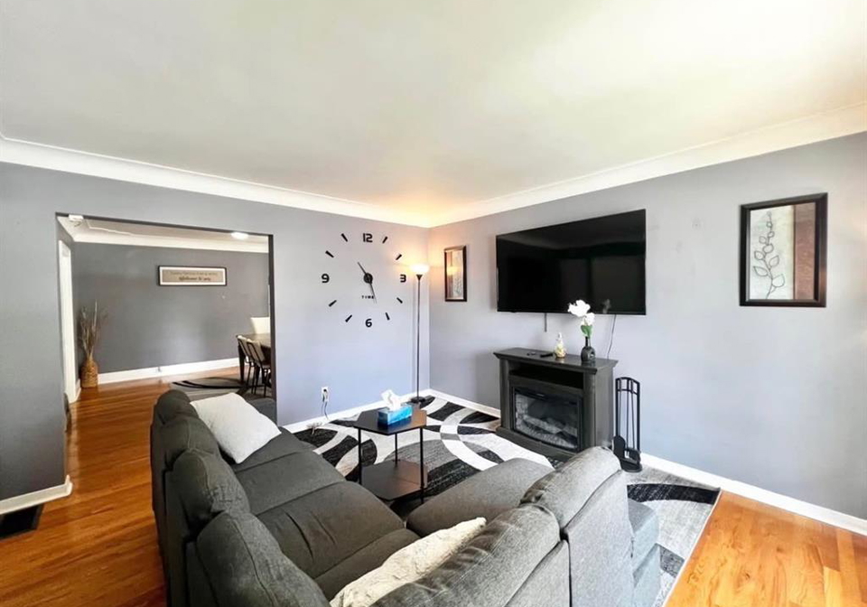 1484-langlois-avenue-windsor-ontario-26023645