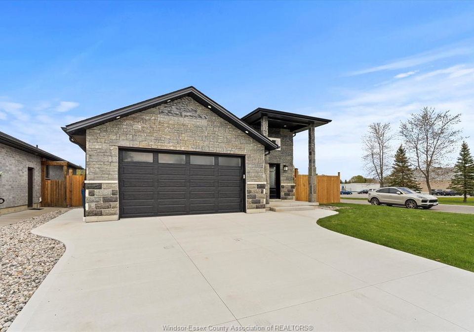 199-thomas-avenue-wallaceburg-ontario-26023651