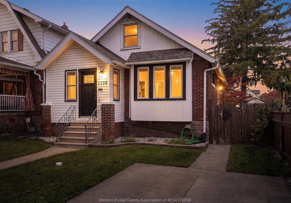 1174-parent-avenue-windsor-ontario-26023655