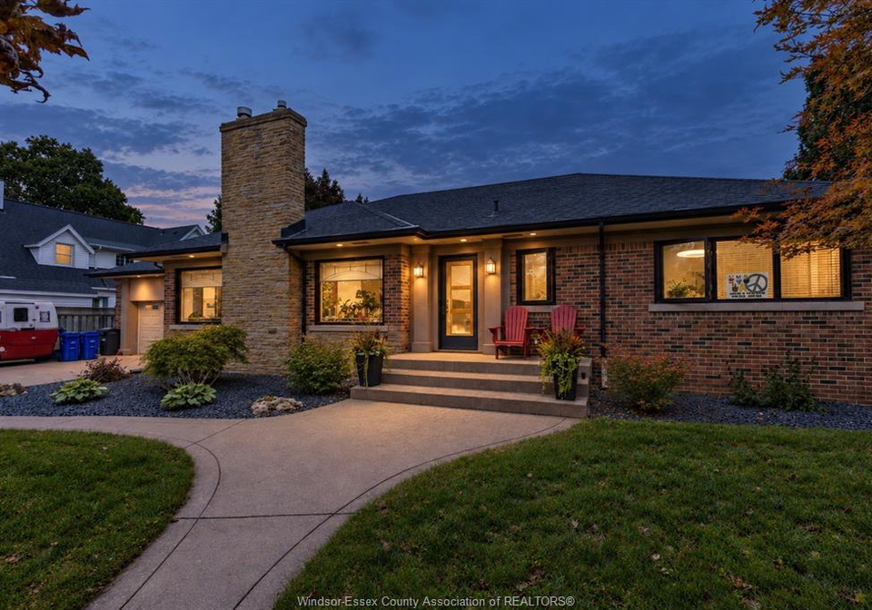 1550-ypres-windsor-ontario-26023659